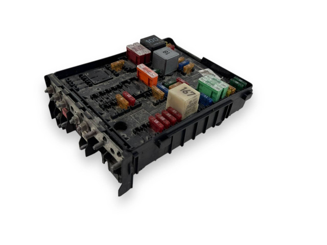 Блок предохранителей 1K0937124P   Audi A3 S3 8P    