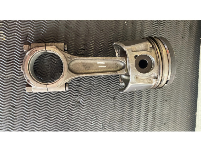 Píst Ford Kuga I pro naftový motor 2.0 DYZELIS