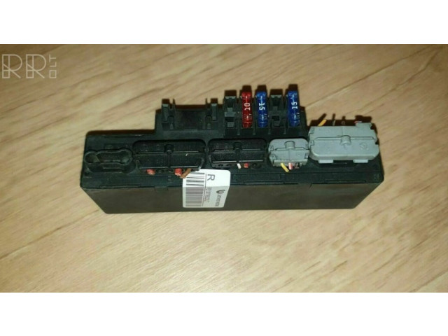 Pojistková skříňka A2105400372 Mercedes-Benz E W210 2001