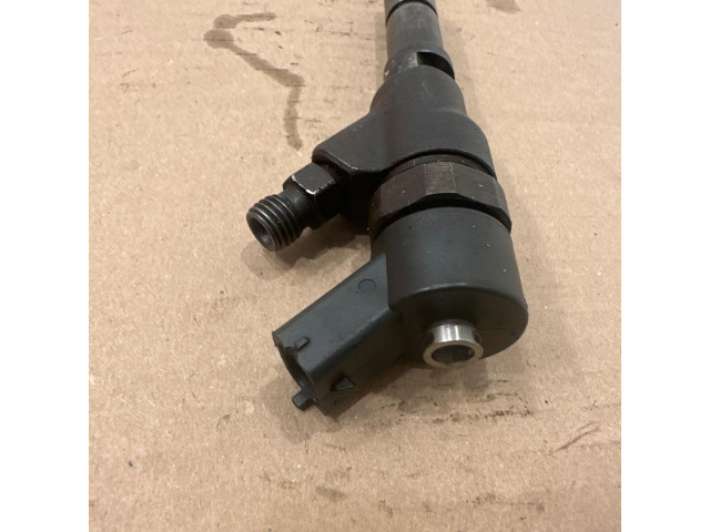 Vstřikovač 0445110008   Peugeot 406  pro naftový motor 2.0  