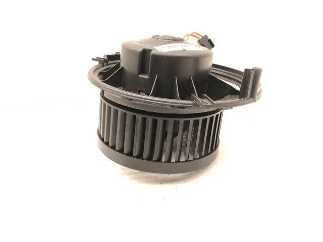 Вентилятор печки 5Q1819021H Volkswagen Caddy