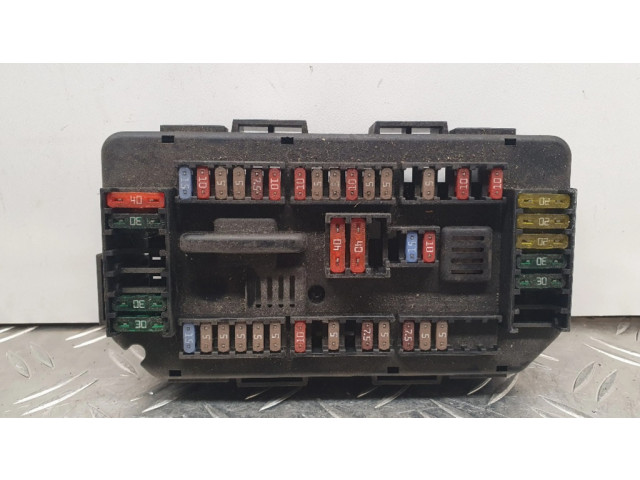 Pojistková skříňka 922487904 BMW 1 F20 F21 2012