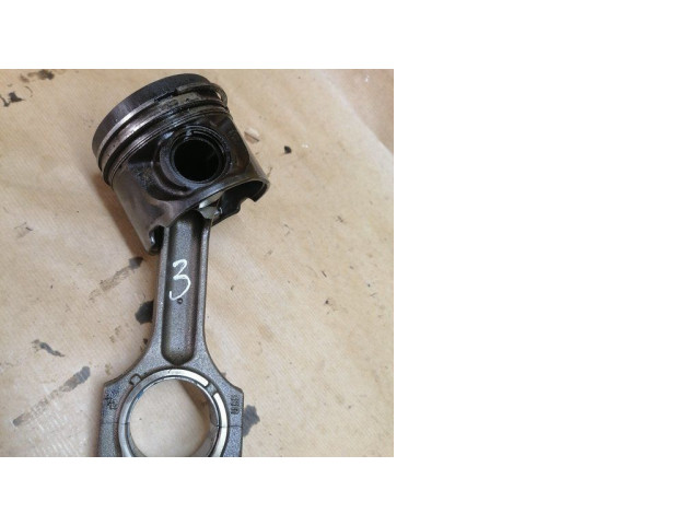 Píst 84L107, 174 BMW 5 E60 E61 pro naftový motor 3.0