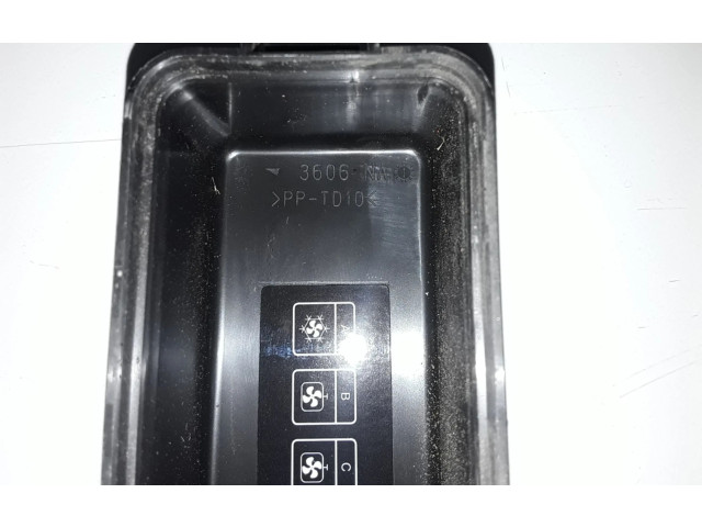 Блок предохранителей 3606NA Mitsubishi Outlander