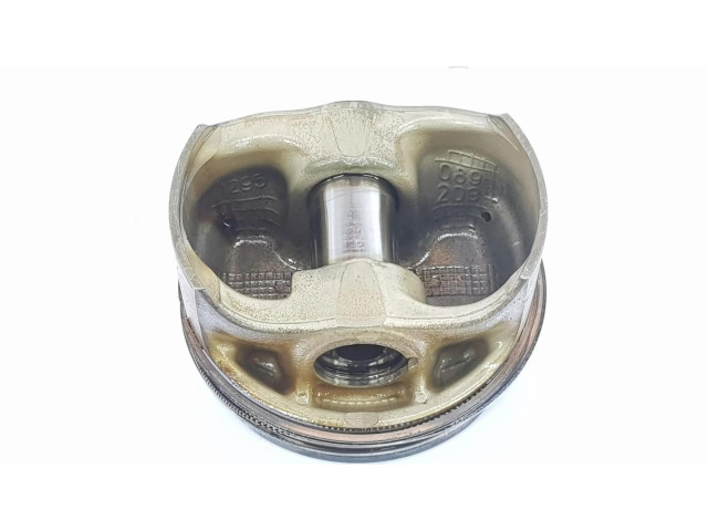 Píst 11257613626 BMW X6 E71 pro benzínový motor 4.4