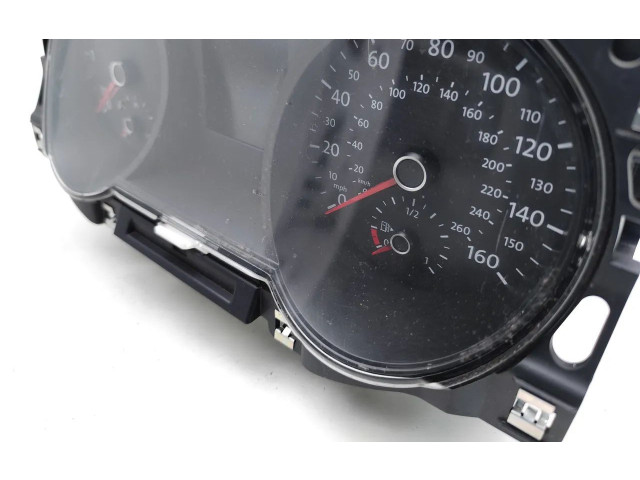 Панель приборов 5G0920951A   Volkswagen Golf Cross       