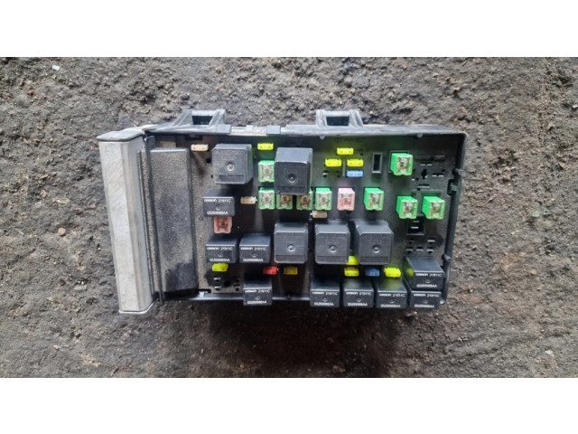 Блок предохранителей Chrysler Voyager