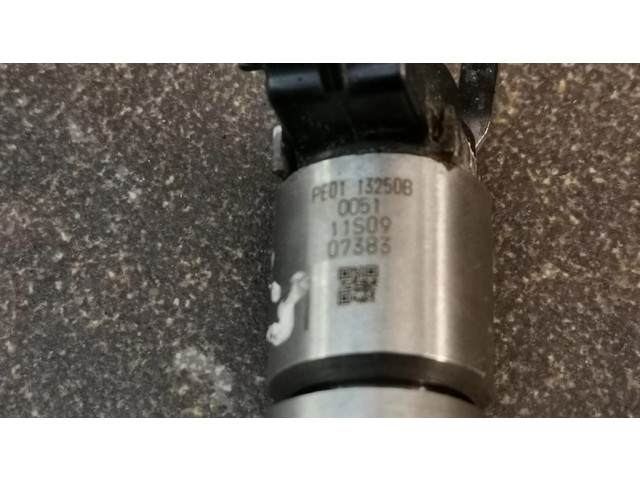 Vstřikovač PE0113250B Mazda CX-3 pro benzínový motor 2.0