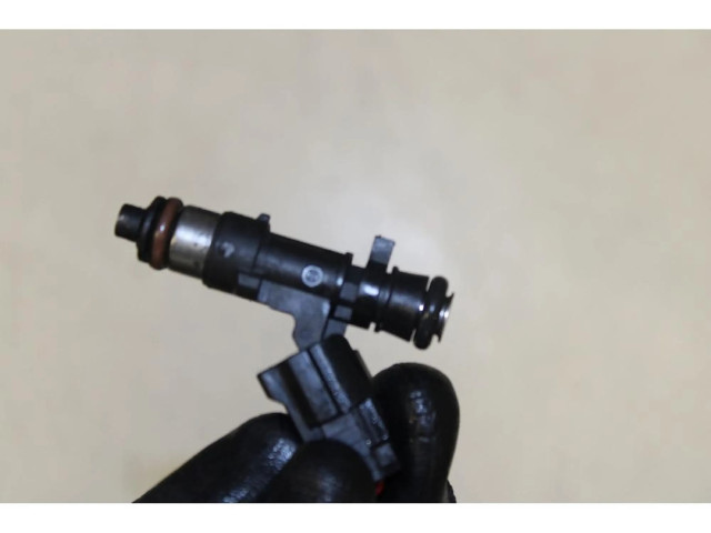 Vstřikovač Nissan Micra pro benzínový motor 1.4 CR12