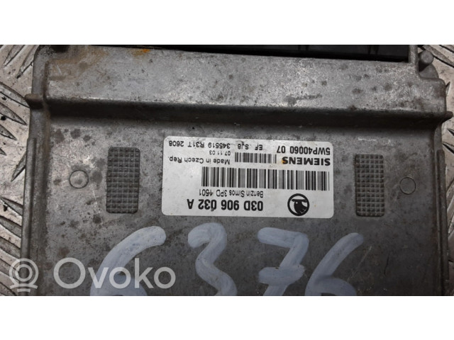 Блок управления двигателя 03D906032A   Skoda Fabia Mk1 (6Y)