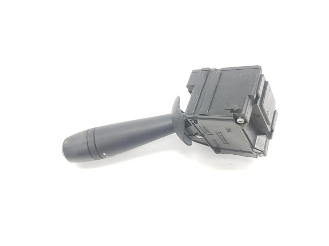 Ручка стеклоочистителей 8201168003, 255676020R   Dacia Dokker