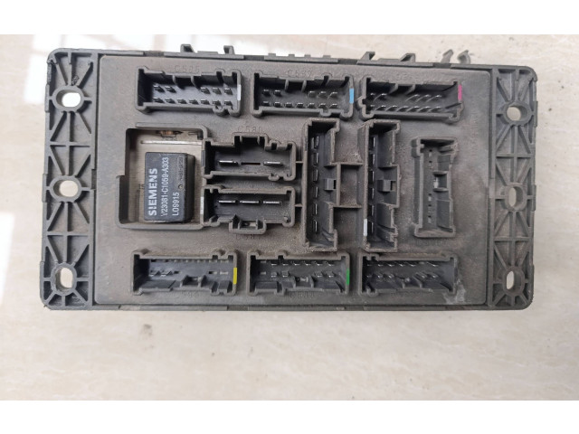 Блок предохранителей  518174503   Rover 75    