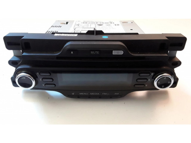 Радио/ проигрыватель CD/DVD / навигация