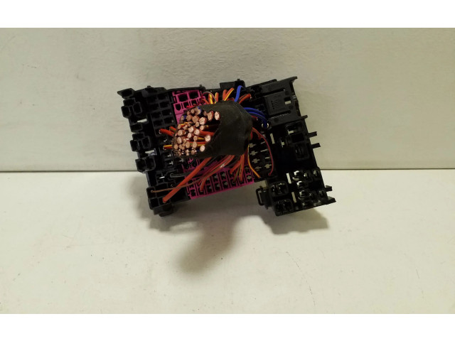 Блок предохранителей 2Q0937615A Skoda Kamiq