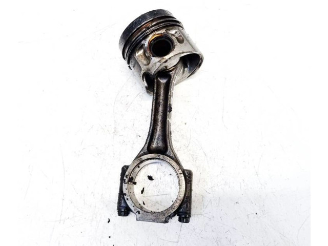 Píst Volkswagen PASSAT B5.5