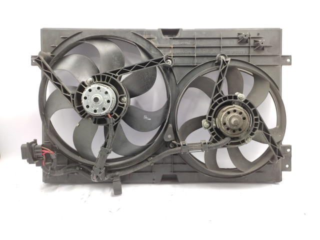 Вентилятор радиатора     1J0121205B    Audi TT Mk1 