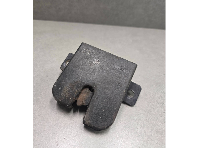 Zámek zadních dveří 2K0827505 Volkswagen Caddy 2018