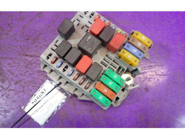 Блок предохранителей 51806891, 51806891 Fiat Linea