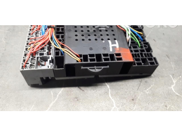 Блок предохранителей  30679527   Volvo V70    