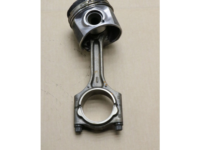  Поршень с шатуном D 5244 T12 174, 174  Volvo V70  