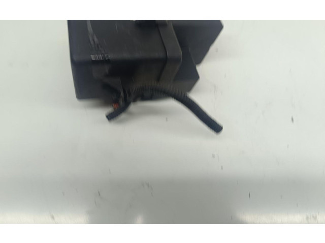 Блок предохранителей 1J0941389B   Audi A3 S3 8L    