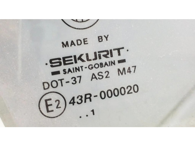 Основное стекло задних дверей