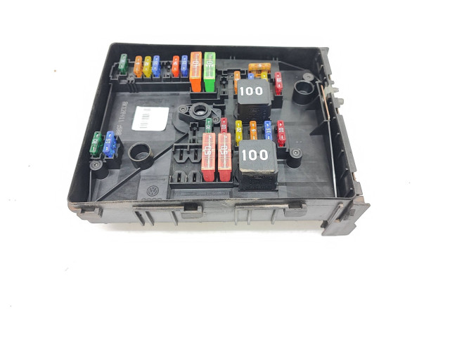 Блок предохранителей  1K0937125D, 1K0937118   Skoda Yeti (5L)    