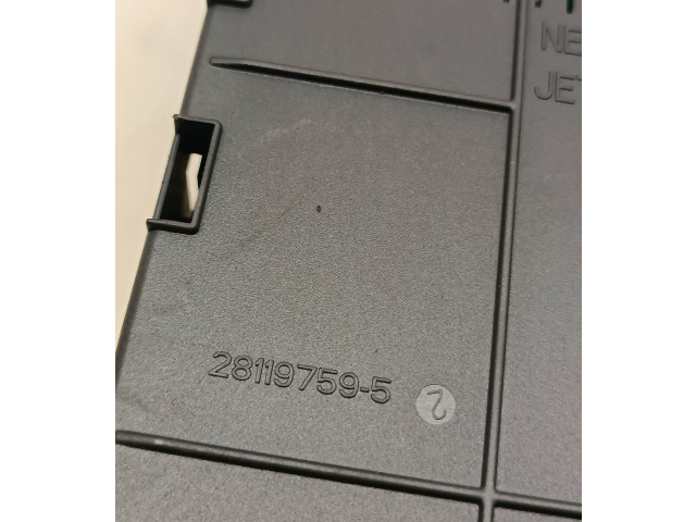 Pojistková skříňka 281164872 Peugeot 3008 2008