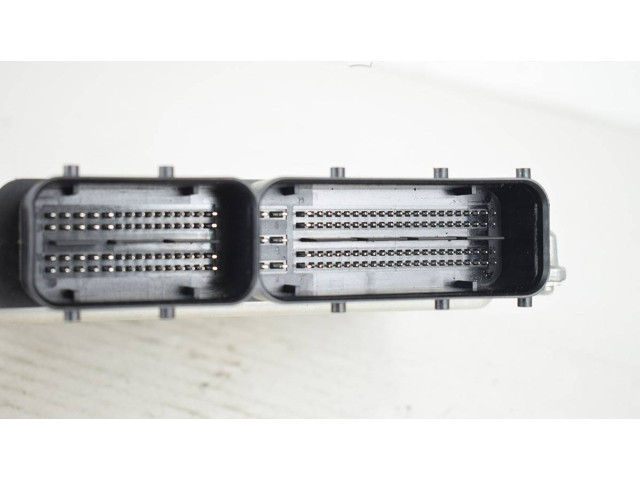 Блок управления двигателя 04L907445B, 04L906056D Skoda Octavia Mk3 (5E)