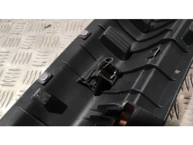 Отделка порога багажника