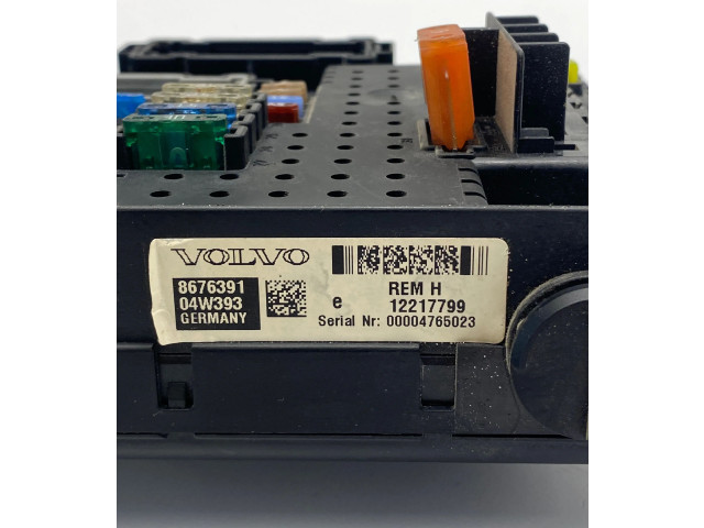 Блок предохранителей 12217799, 8676391 Volvo V70
