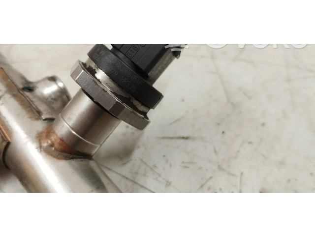 Vstřikovací lišta 06k133317g, 06j906051f Audi A3 S3 8V