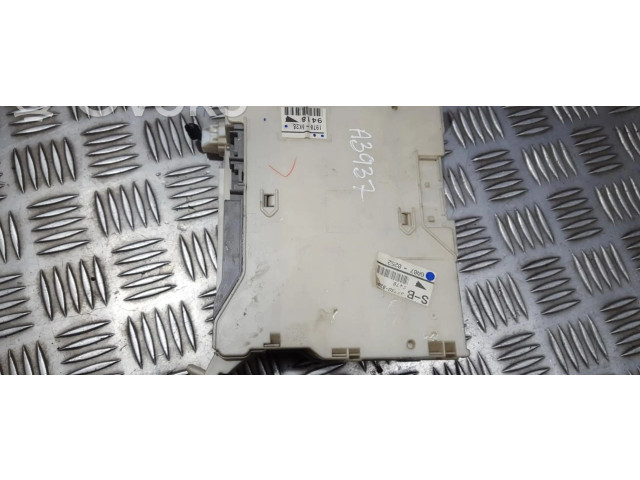 Блок предохранителей 8267253060 Lexus IS 220D-250-350