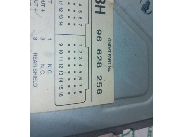 Pojistková skříňka Радио/ проигрыватель / навигация 96628256 Chevrolet Chevy Van 2007