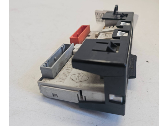 Дисплей    P8200028364A   Renault Scenic I