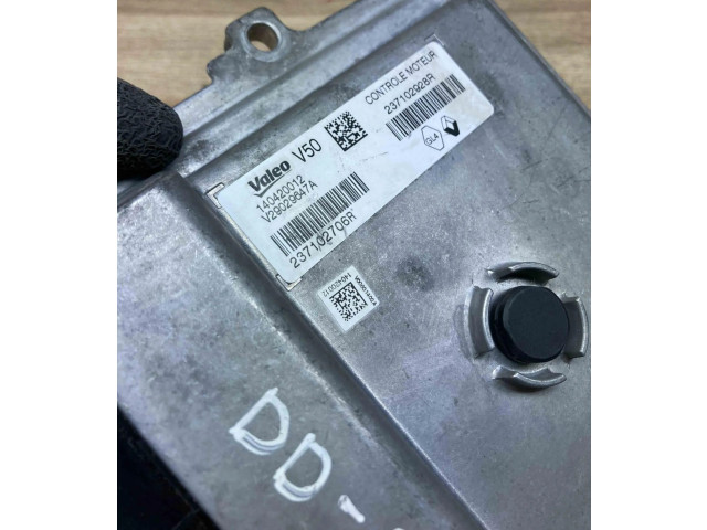 Блок управления двигателя 237102928R, V29029647A   Renault Clio IV