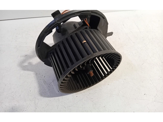 Вентилятор печки Audi Q3 8U
