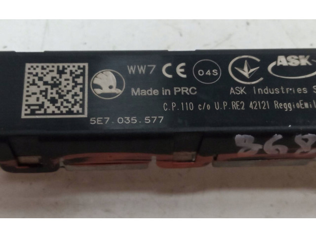 Блок управления 5WA959436C, 5E7035577   Skoda Octavia Mk4