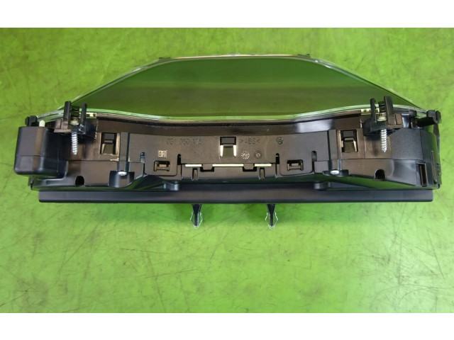 Панель приборов Infiniti Q30