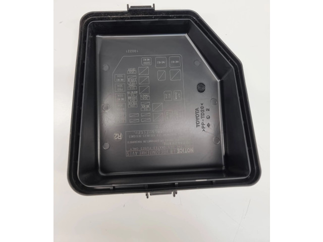Pojistková skříňka 8266242670 Toyota RAV 4 (XA50) 2020