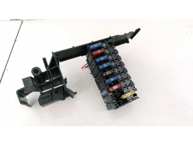 Pojistková skříňka 0015458401, 17685 Mercedes-Benz E W210 1997