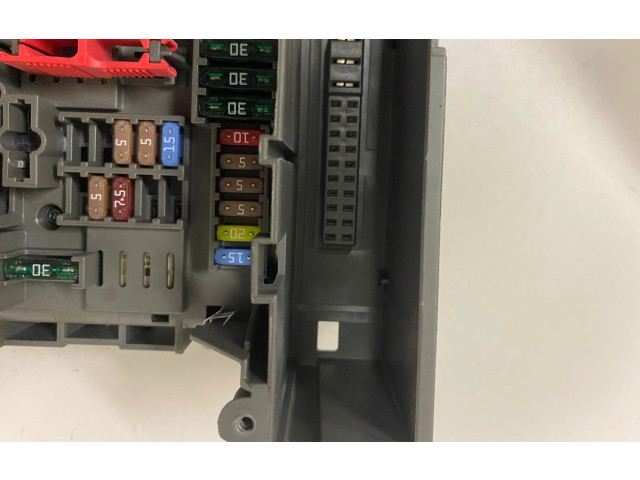 Pojistková skříňka 9119446 BMW X1 F48 F49 2017