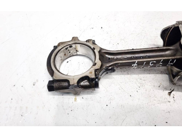 Поршень с шатуном Nissan Almera N16