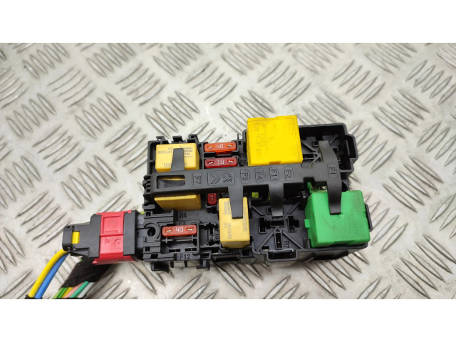 Pojistková skříňka 9806192580 Toyota Proace 2019