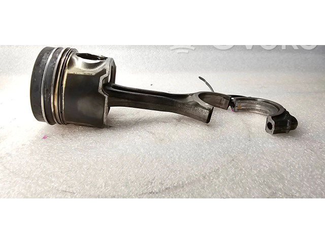 Píst Audi Q7 4L BUG