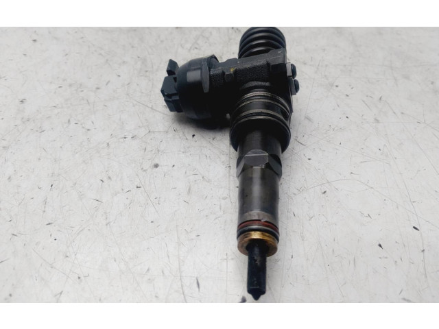 Форсунка 038130073AG Volkswagen Jetta V