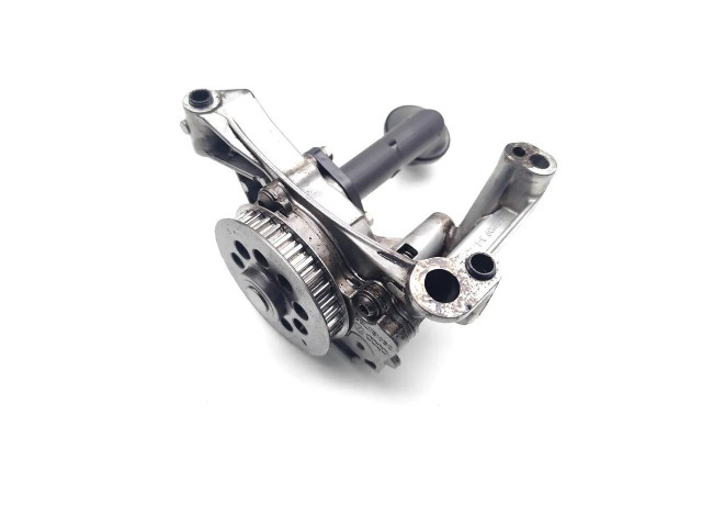 Масляный насос  CAYC 03L115105C  Audi A3 S3 A3 Sportback 8P 