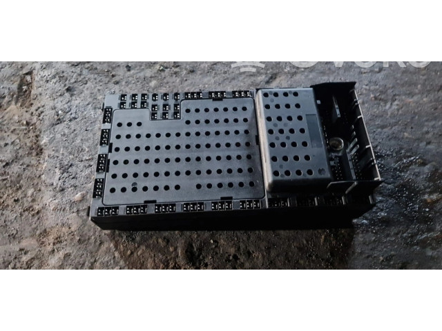 Блок предохранителей 08696098, 30679527 Volvo S80