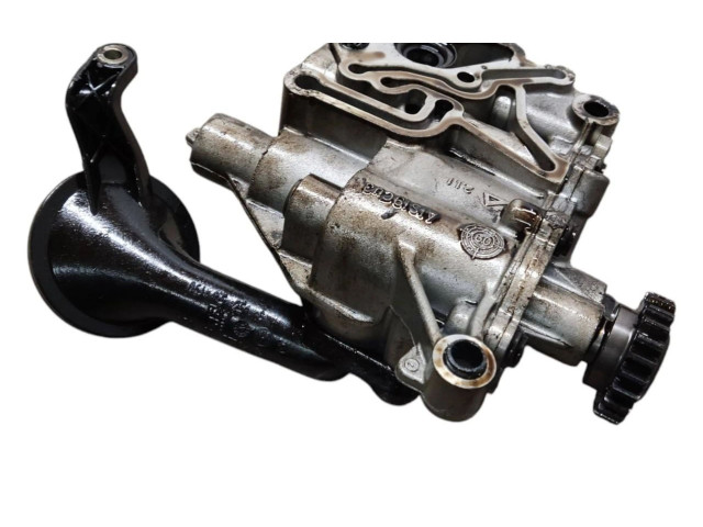 Масляный насос  CAHA 06H115105, 06H115121S  Audi A6 S6 C6 4F 