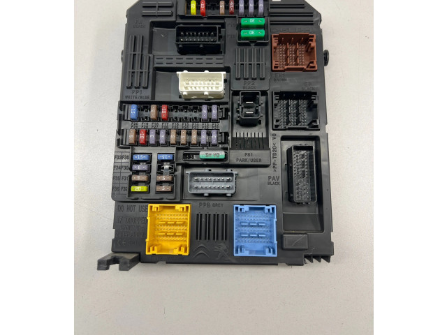 Pojistková skříňka 9819855180, 2851743020 Peugeot 5008 II 2017